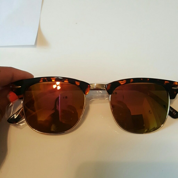 Small frame square Style Unisex Fashion Sunglasses - Picture 2 of 4